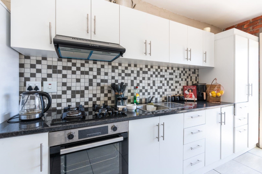 1 Bedroom Property for Sale in Brooklyn Western Cape